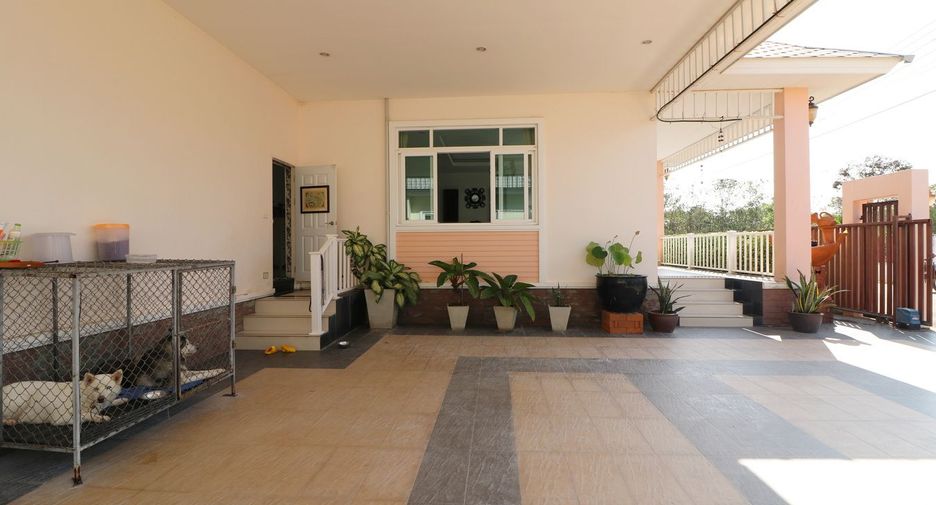 For sale 5 bed house in Mueang Udon Thani, Udon Thani