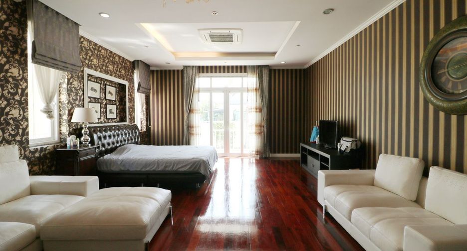 For sale 5 bed house in Mueang Udon Thani, Udon Thani