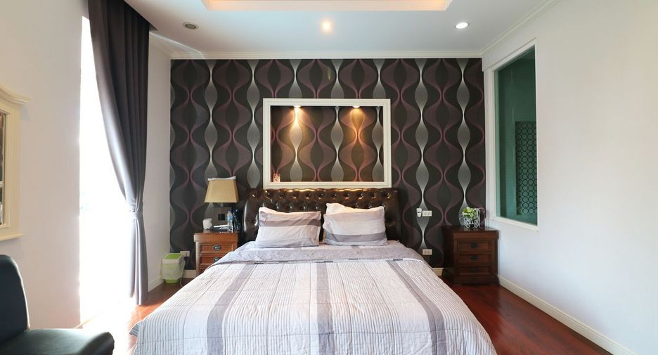 For sale 5 bed house in Mueang Udon Thani, Udon Thani