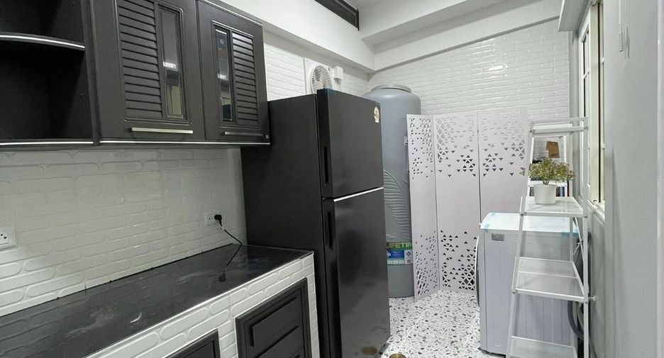 For rent 3 bedrooms townhouse in Mueang Chiang Mai, Chiang Mai