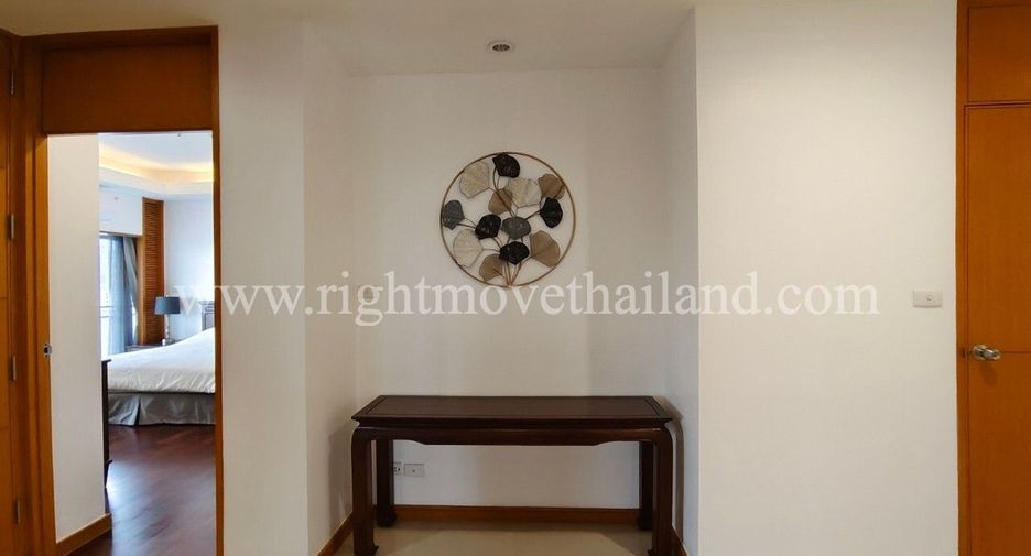 À louer 3 chambres appartement à Sathon, Bangkok