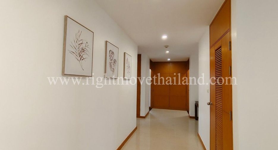 À louer 3 chambres appartement à Sathon, Bangkok