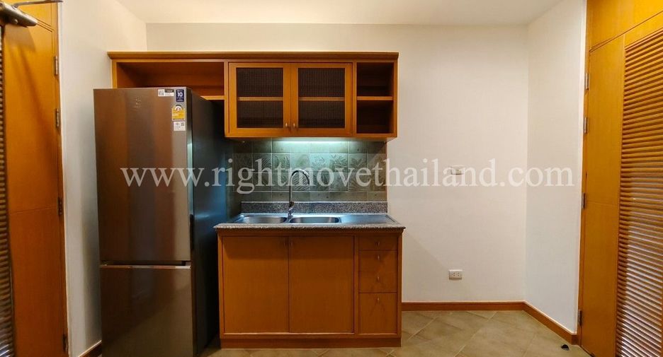 À louer 3 chambres appartement à Sathon, Bangkok