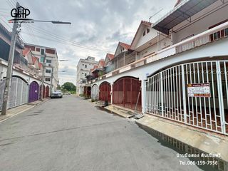For sale 2 Beds townhouse in Mueang Nakhon Pathom, Nakhon Pathom