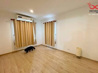 For sale 3 bed townhouse in Lam Luk Ka, Pathum Thani