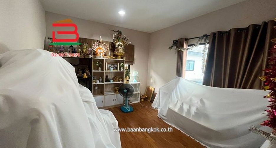 Haus zum Kauf mit 4 Zimmer in Khan Na Yao, Bangkok