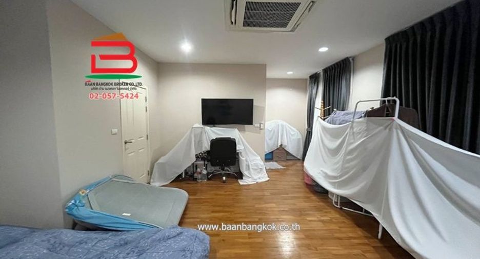 Haus zum Kauf mit 4 Zimmer in Khan Na Yao, Bangkok