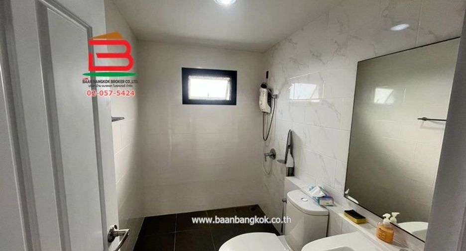 Haus zum Kauf mit 4 Zimmer in Khan Na Yao, Bangkok