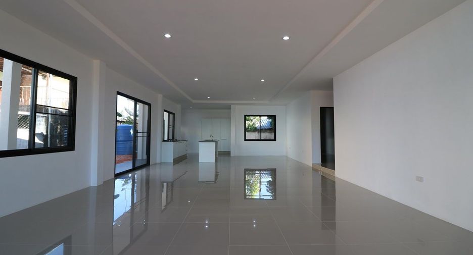 For sale 4 bed house in Mueang Udon Thani, Udon Thani