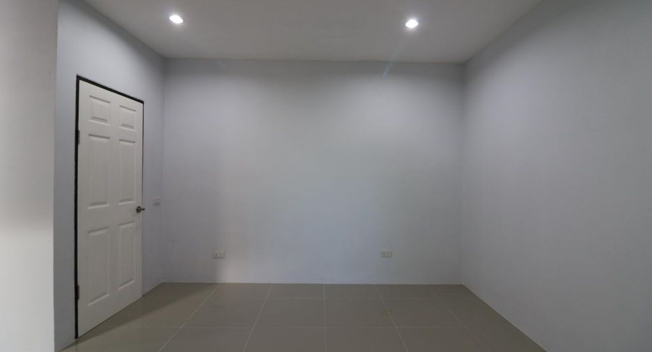 For sale 4 bed house in Mueang Udon Thani, Udon Thani