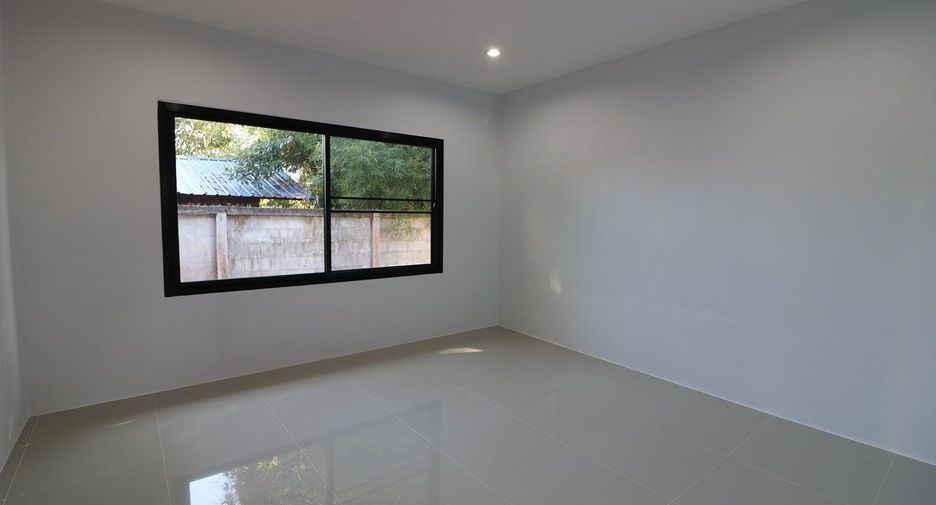 For sale 4 bed house in Mueang Udon Thani, Udon Thani
