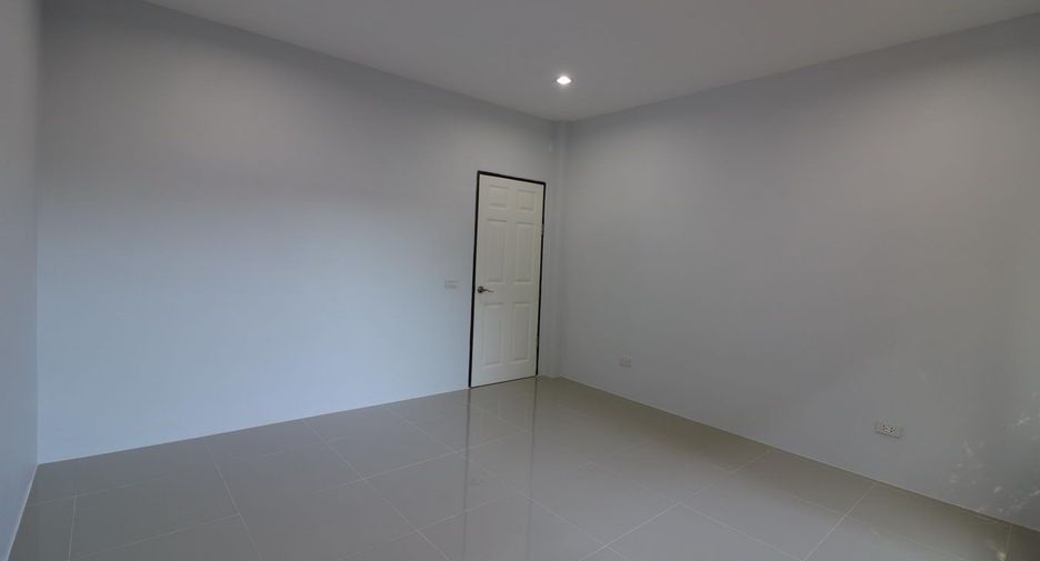 For sale 4 bed house in Mueang Udon Thani, Udon Thani