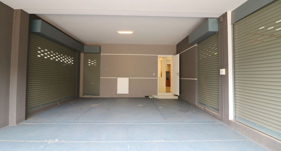 For sale 3 bed house in Mueang Udon Thani, Udon Thani