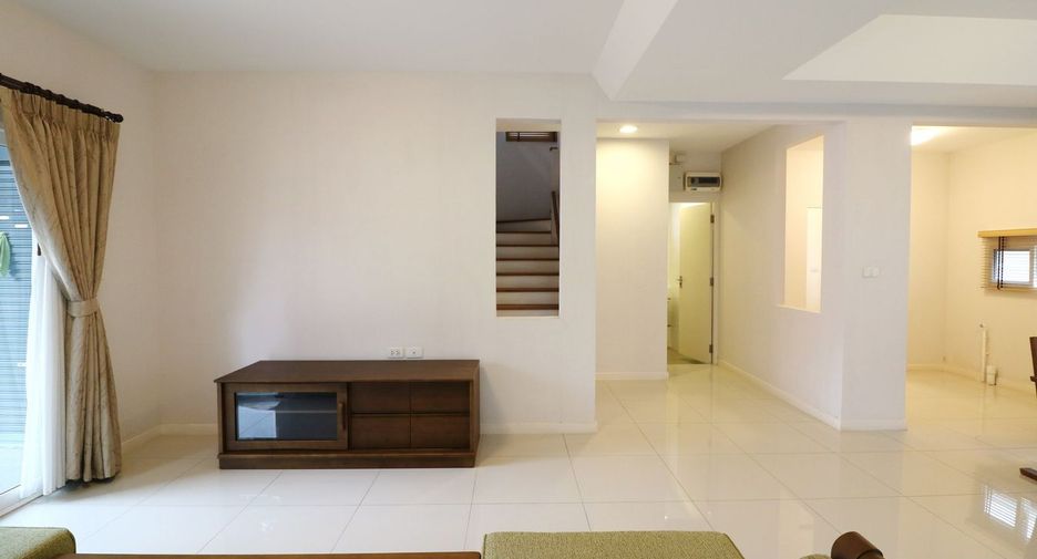 For sale 3 bed house in Mueang Udon Thani, Udon Thani