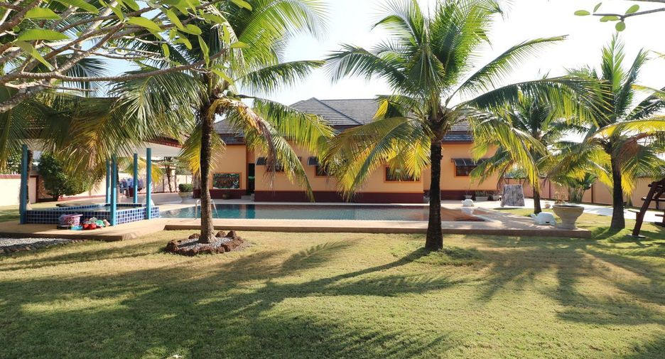 For sale 4 bed house in Mueang Udon Thani, Udon Thani