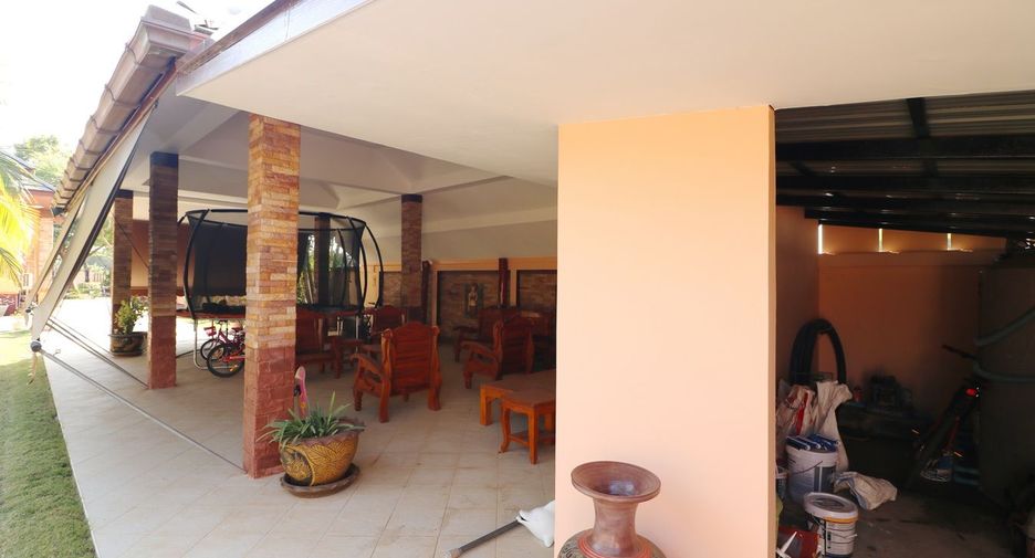 For sale 4 bed house in Mueang Udon Thani, Udon Thani