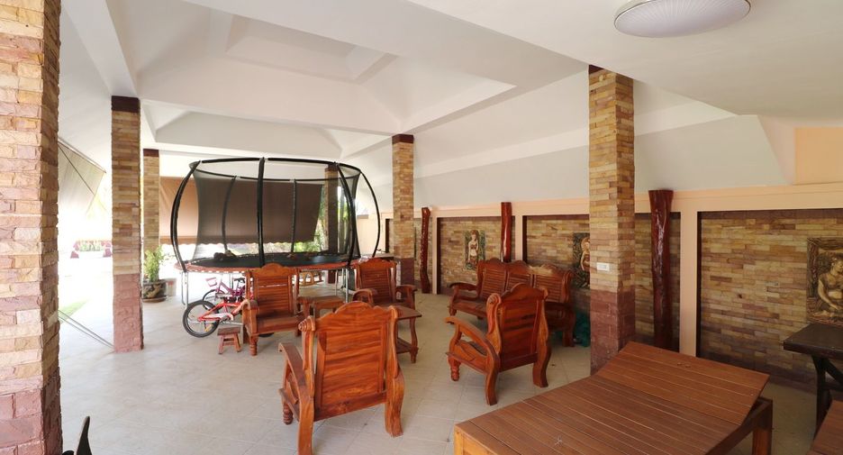 For sale 4 bed house in Mueang Udon Thani, Udon Thani