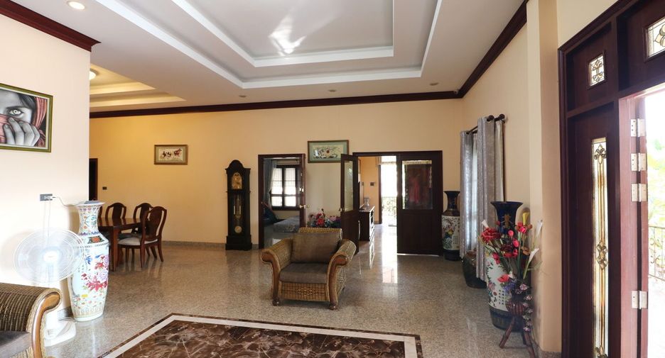 For sale 4 bed house in Mueang Udon Thani, Udon Thani