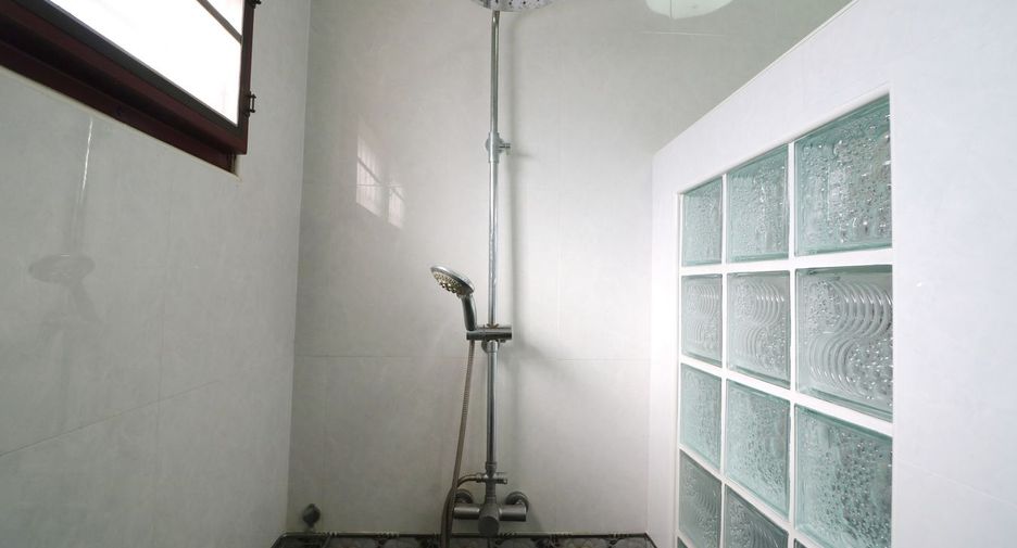 For sale 4 bed house in Mueang Udon Thani, Udon Thani