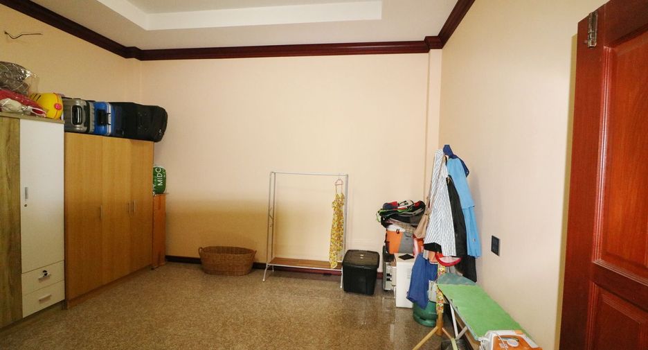 For sale 4 bed house in Mueang Udon Thani, Udon Thani