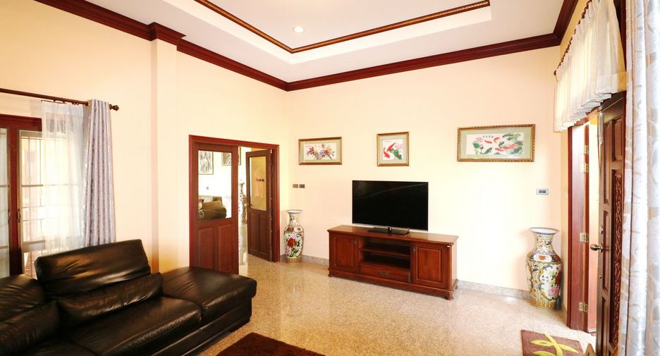 For sale 4 bed house in Mueang Udon Thani, Udon Thani