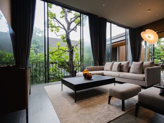 For sale 5 Beds house in Lat Phrao, Bangkok