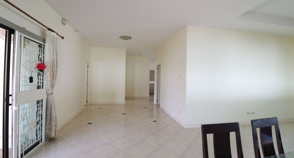 For sale 3 bed house in Mueang Udon Thani, Udon Thani
