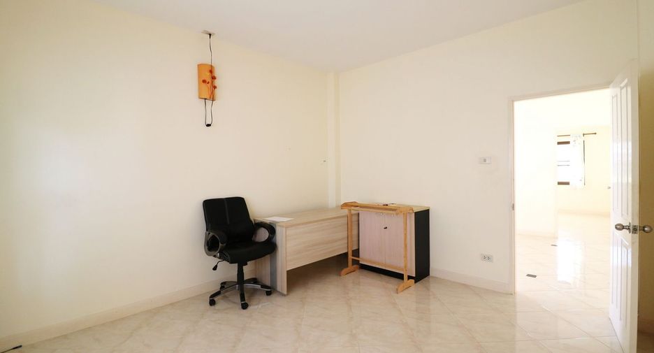 For sale 3 bed house in Mueang Udon Thani, Udon Thani