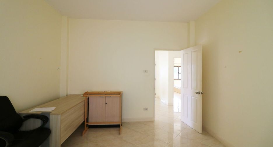 For sale 3 bed house in Mueang Udon Thani, Udon Thani