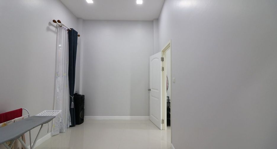For sale 3 bed house in Mueang Udon Thani, Udon Thani