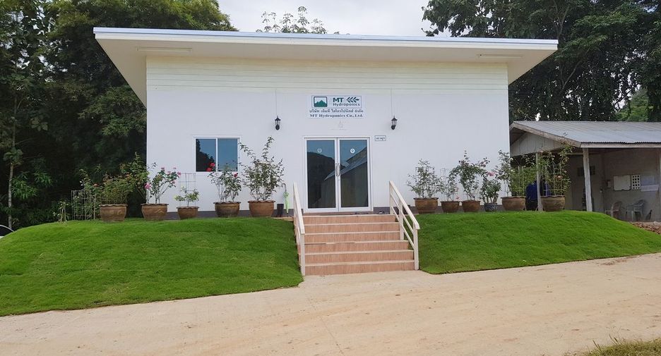 For sale 4 bedrooms retail Space in Wang Saphung, Loei