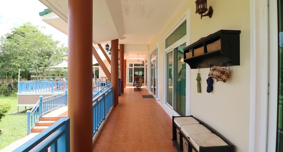 For sale 4 bedrooms house in Wanon Niwat, Sakon Nakhon