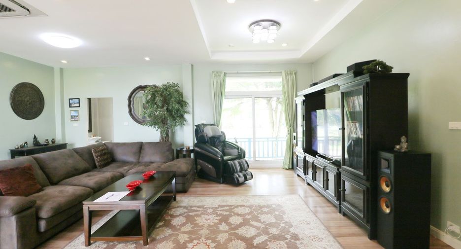 For sale 4 bedrooms house in Wanon Niwat, Sakon Nakhon