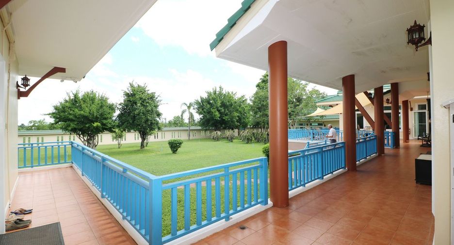 For sale 4 bedrooms house in Wanon Niwat, Sakon Nakhon