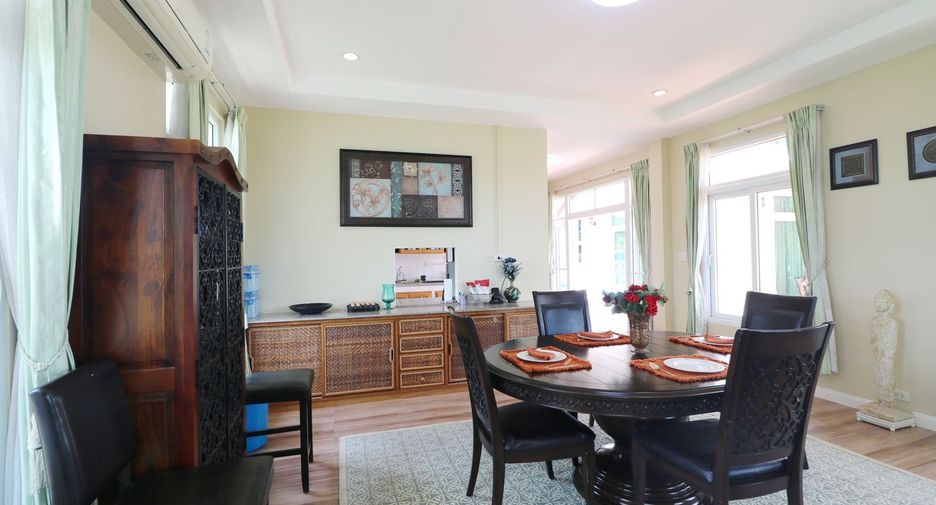 For sale 4 bedrooms house in Wanon Niwat, Sakon Nakhon