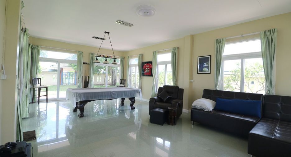 For sale 4 bedrooms house in Wanon Niwat, Sakon Nakhon