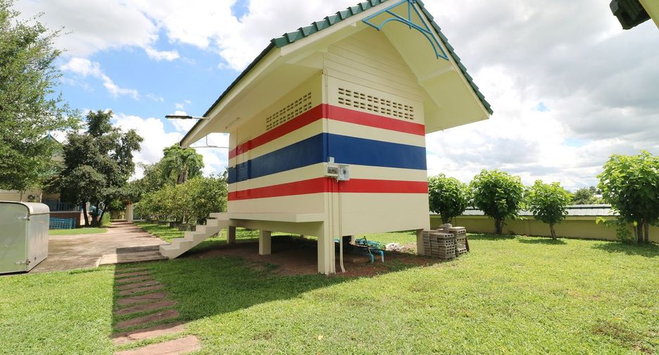 For sale 4 bedrooms house in Wanon Niwat, Sakon Nakhon