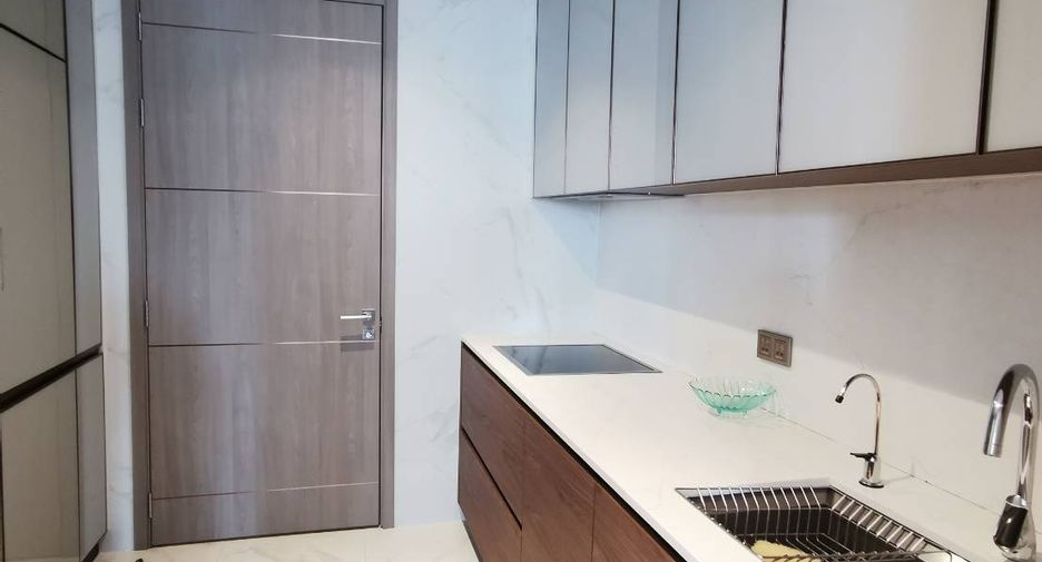 For sale 2 bedrooms condo in Khlong Toei, Bangkok