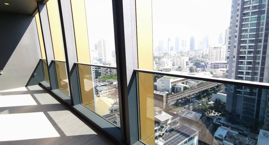 For sale 2 bedrooms condo in Khlong Toei, Bangkok