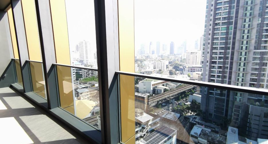 For sale 2 bedrooms condo in Khlong Toei, Bangkok