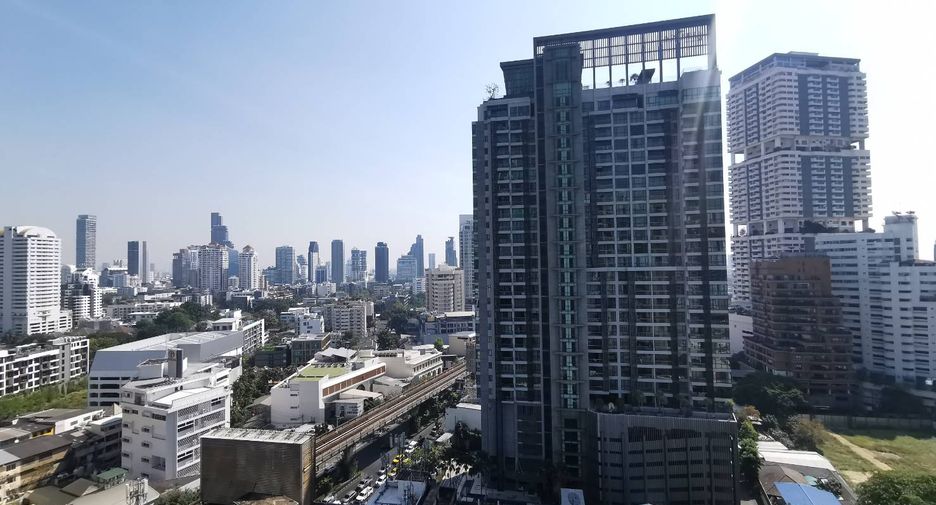 For sale 2 bedrooms condo in Khlong Toei, Bangkok