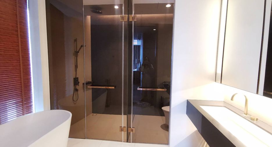For sale 2 bedrooms condo in Khlong Toei, Bangkok