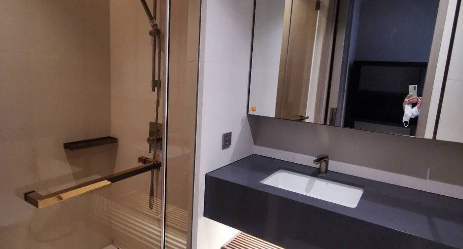 For sale 2 bedrooms condo in Khlong Toei, Bangkok