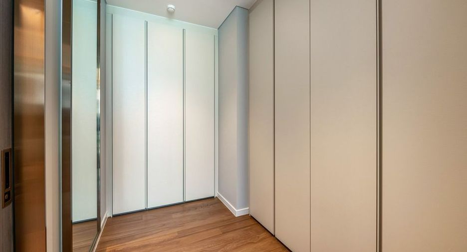 For rent 1 bed condo in Pathum Wan, Bangkok