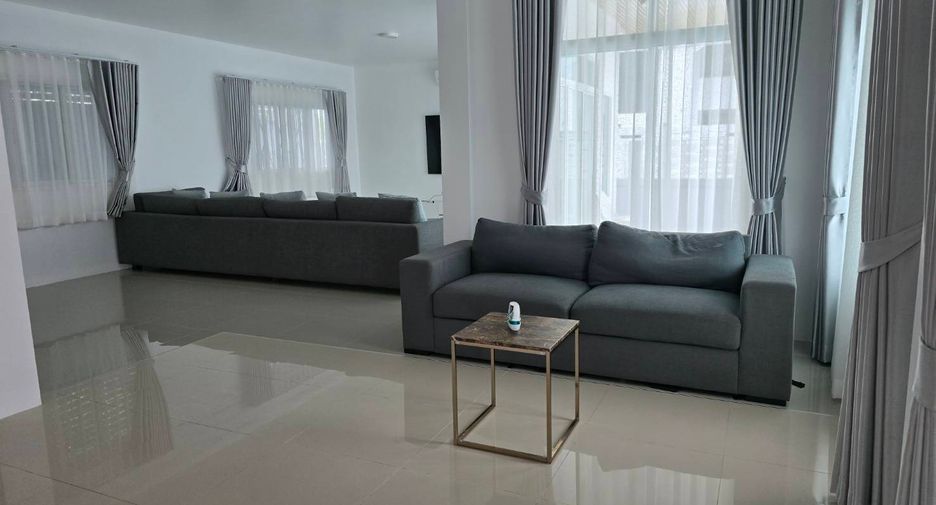 For rent 3 bedrooms villa in San Kamphaeng, Chiang Mai