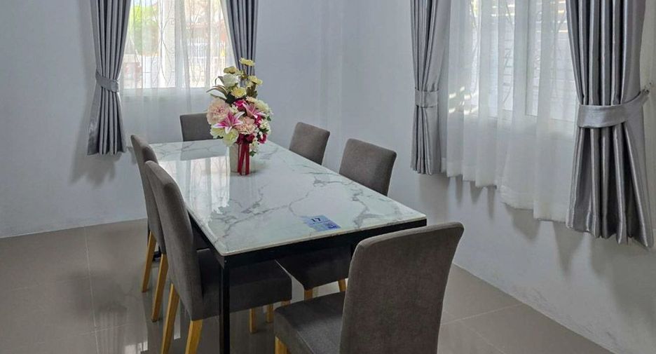 For rent 3 bedrooms villa in San Kamphaeng, Chiang Mai