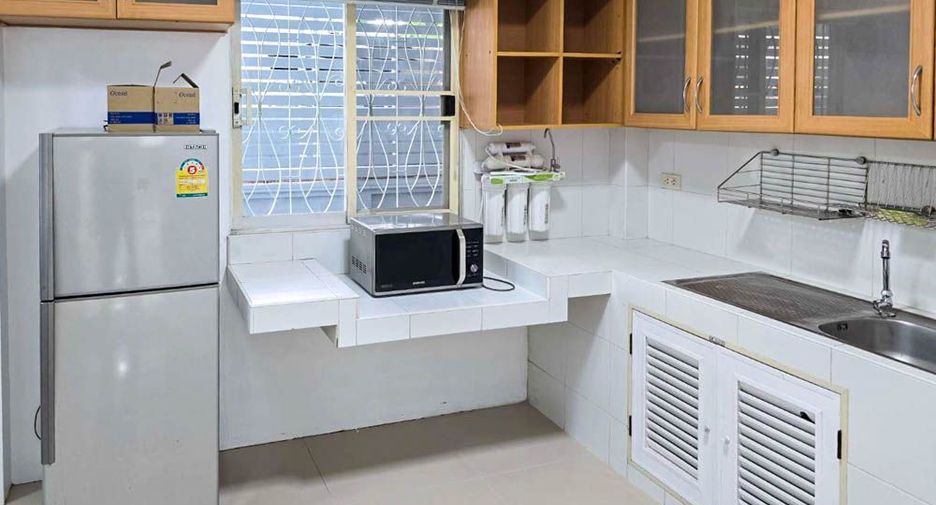 For rent 3 bedrooms villa in San Kamphaeng, Chiang Mai