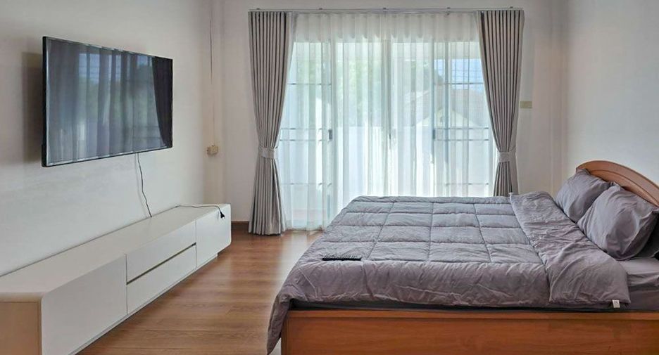 For rent 3 bedrooms villa in San Kamphaeng, Chiang Mai