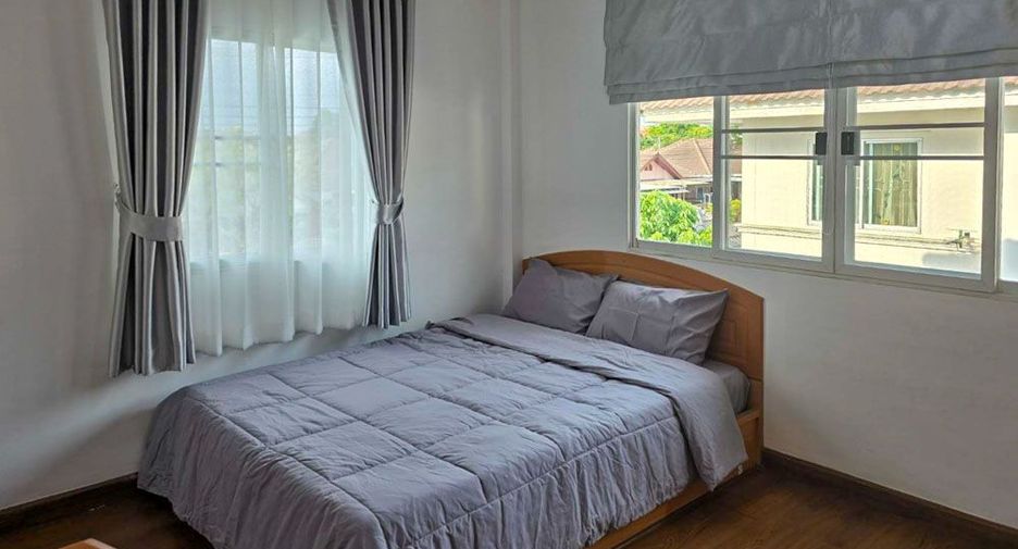 For rent 3 bedrooms villa in San Kamphaeng, Chiang Mai
