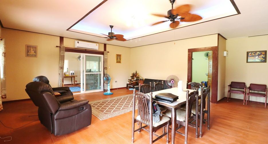 For sale 6 bedrooms house in Mueang Kalasin, Kalasin